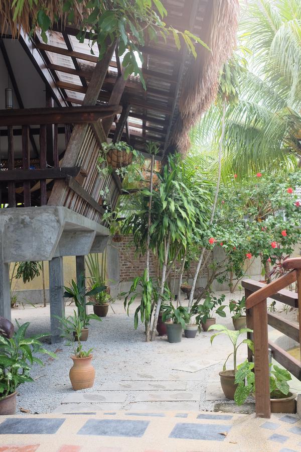Panji Panji Tropical Wooden Home Pantai Cenang (Langkawi) Exterior foto