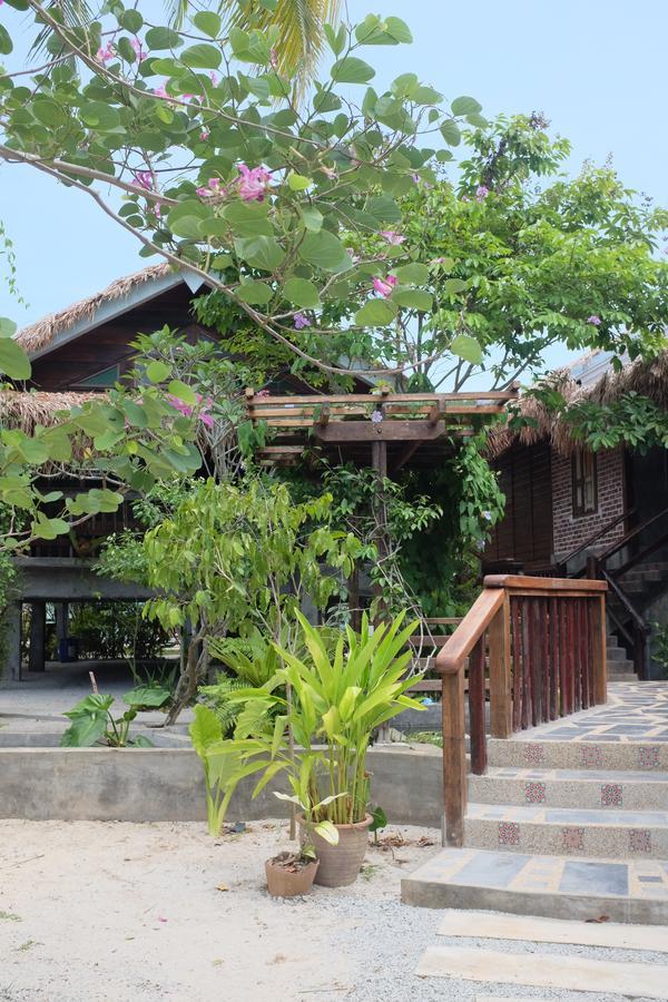 Panji Panji Tropical Wooden Home Pantai Cenang (Langkawi) Exterior foto